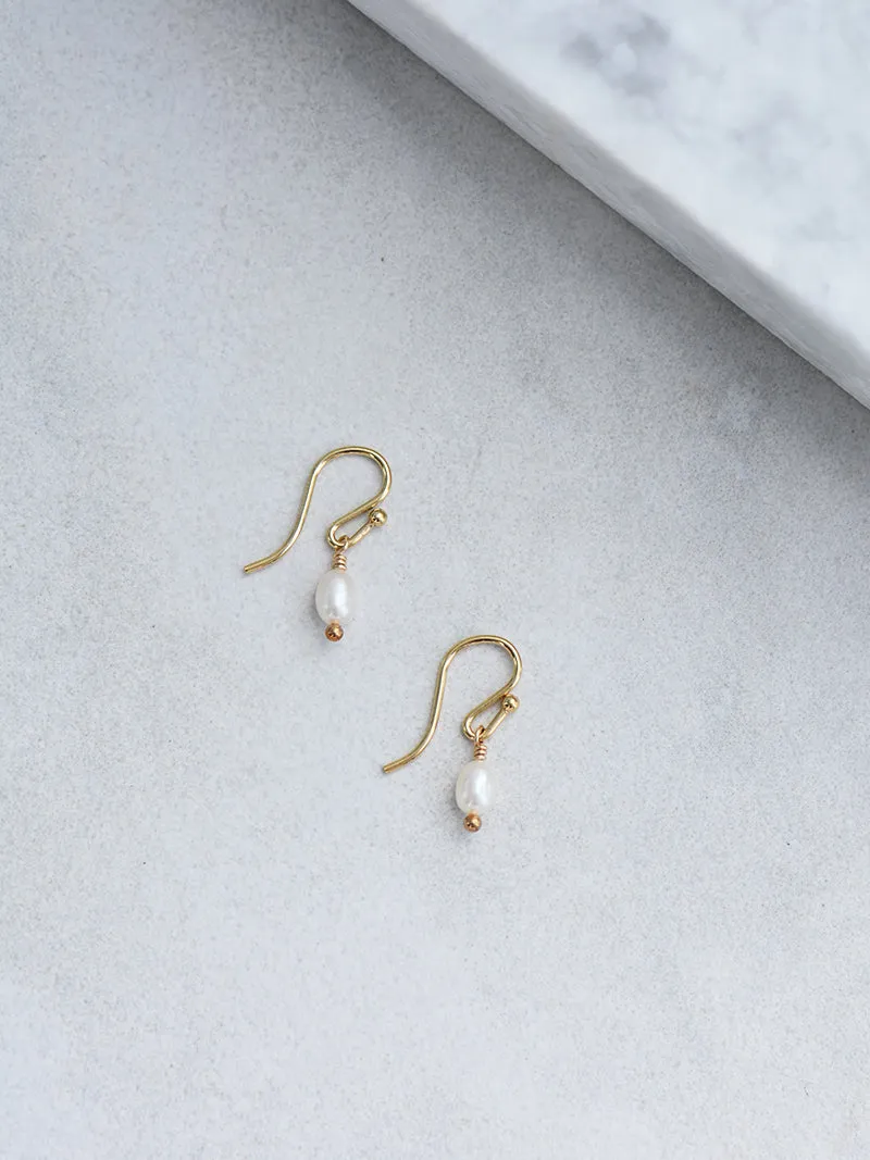 Bebe Pearl Drops Gold | White Pearl